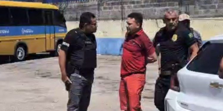 Homem que matou rival a tiros dentro de bar e fugiu por 15 anos acaba preso em Manaus