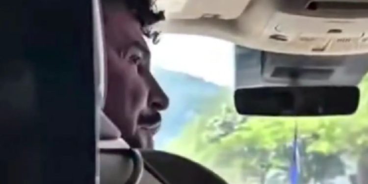 Após denunciar agressões, ex-noiva de Latino divulga vídeo em que cantor chama mulheres de ‘bando de bostas’