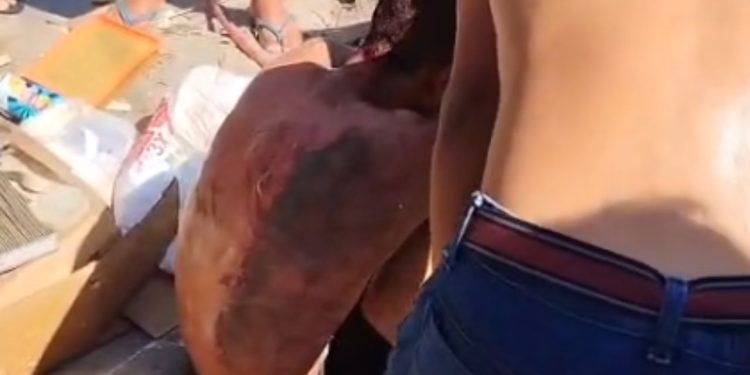 Vídeo: Assaltante é cercado e agredido por moradores na Zona Leste