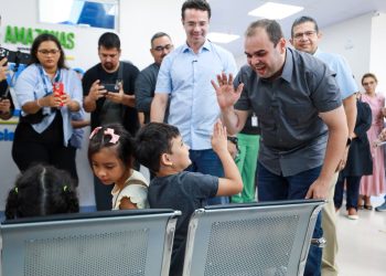 Governador Roberto Cidade visita Hospital Francisca Mendes e conhece tecnologia utilizada em cirurgias cardíacas pediátricas