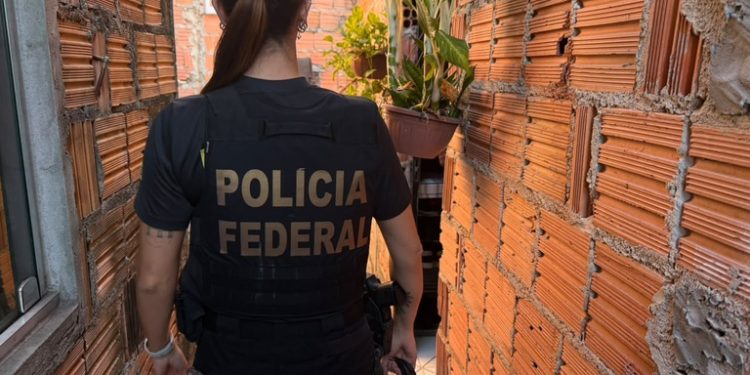 PF cumpre mandados e pr3nde homem em Manaus por cr1mes de abus0 cibernético