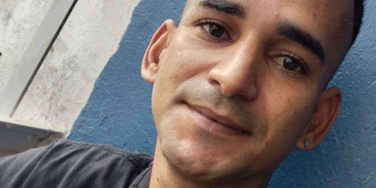 Homem de 31 anos sai de clínica, pega lancha e desaparece em Manaus