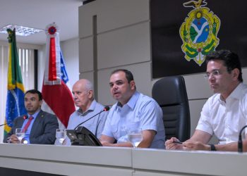 Roberto Cidade conduz acordo com empresas médicas e garante repasse de R$ 276 milhões