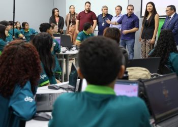 Roberto Cidade aposta em tecnologia e qualificação para preparar estudantes do Amazonas para o futuro