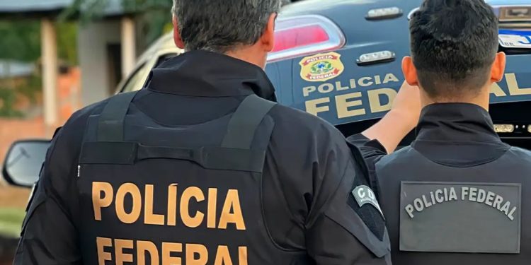PF pre3nde casal venezuelano procurado por latr0cíni0 no Chile e terceiro foragido em Manaus
