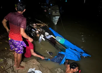 Oito indígenas são salvos apos naufrági0 no Vale do Javari; grávida quase se af0gou