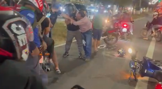 Vídeo: C0nfusã0 envolvendo condutores de moto interrompe tráfego em importante via de Manaus