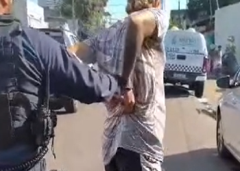 Vídeo: Homem com arm@ com 13 muniçõ3s invade casa, faz am3aças e vai pr3s0 na Ponte do São Raimundo