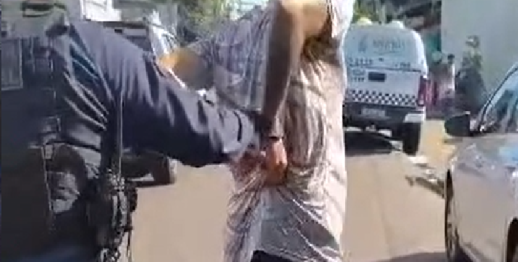 Vídeo: Homem com arm@ com 13 muniçõ3s invade casa, faz am3aças e vai pr3s0 na Ponte do São Raimundo