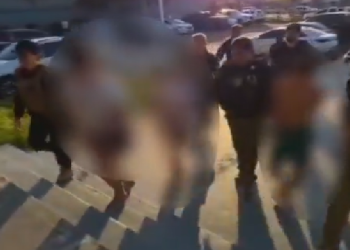 Vídeo: Família é pr3sa por ap3dr3jament0 brutal que m@tou homem na frente de casa no bairro Educandos