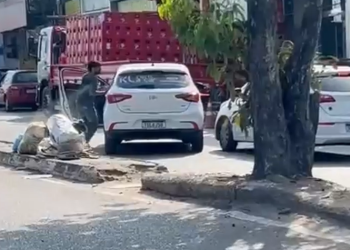 Vídeo: Policial é flagrado dando t1r0 em carro de app durante discussã0 no trânsito da Zona Leste