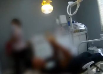 Vídeo: veja o momento em que falsos dentistas são presos em Manaus atendendo paciente