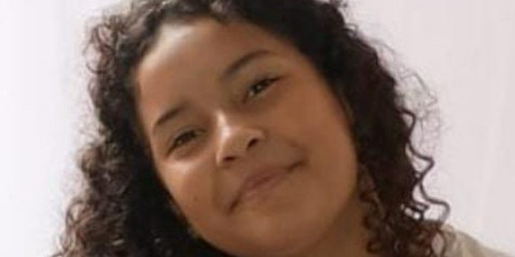 Pai em Manaus oferece recompensa para quem encontrar menina de 12 anos desaparecida