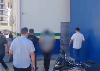 Escritor de livros infantis é preso em Manaus suspeito de armazenar e compartilhar material de expl0raçã0 s3xual infantil