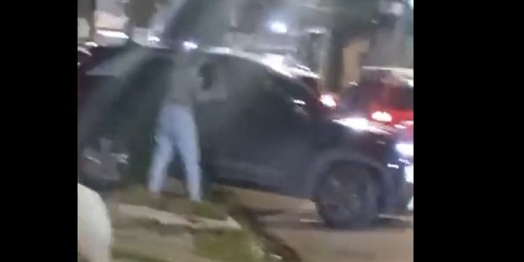 Vídeo: esposa fica do lado de fora e pega marido saindo do Motel Castelinho com a amante