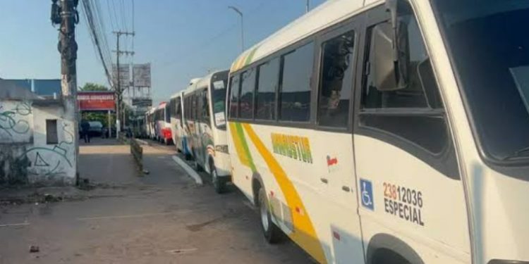 Trabalhadores do Transporte Especial anunciam fim da greve em Manaus