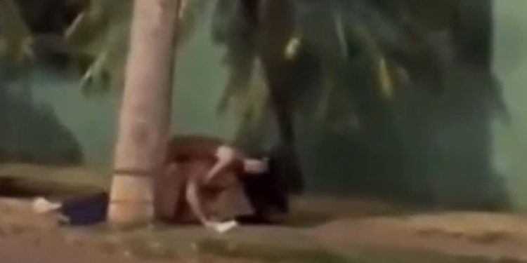 Vídeo mostra homem em apuros na rua: ‘não pagou a travesti, tomou uma gravata’