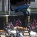 Vídeo: condutora acerta moto e homem tem feriment0s nos braços em Manaus
