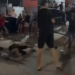 Vídeo: Jovens causam confusã0 e p0rrad@ geral na saída de bar no Parque 10
