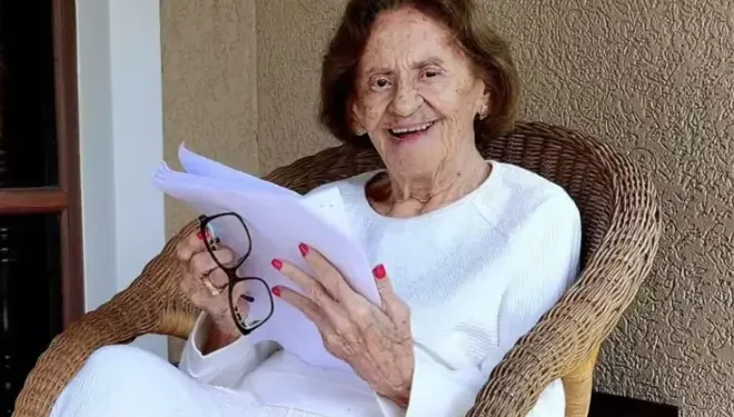Aos 98 anos m0rre Laura Cardoso, pioneira da TV e rosto eterno da dramaturgia brasileira