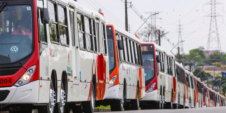 Sindicato convoca coletiva e am3aça nova gr3ve de ônibus em Manaus se salários atrasarem até sexta-feira