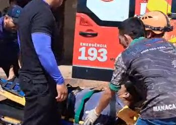 Vídeo forte: condutor fica com o pé destruíd0 após ch0que de motos no Amazonas