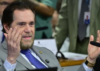 Emendas Pix de Plínio Valério viram alvo de investigação e lhe dão título de “senador mais caro do Brasil”