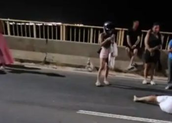 Motorista que tentava consertar carro na Ponte Rio Negro é atingido por moto e m0rre