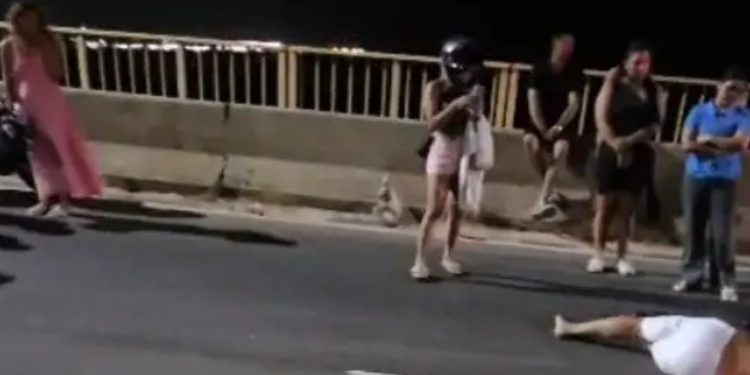 Motorista que tentava consertar carro na Ponte Rio Negro é atingido por moto e m0rre