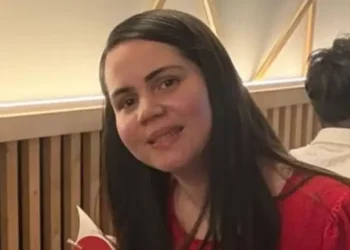Amazonense ass@ssinad@ na Espanha é sepultad@ em Manaus sem a presença dos filhos