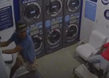 Dupla rouba televisão de lavanderia, mas é localizada e presa pela PM