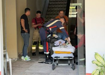 Idosa de 93 anos com deficiência visual é encontrada abandonada no calor em Manaus