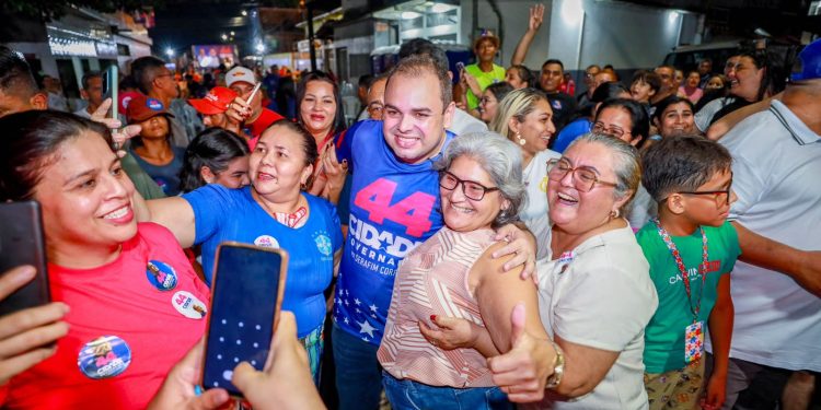 Roberto Cidade e Serafim Corrêa levam propostas do Plano de Governo a diferentes regiões de Manaus
