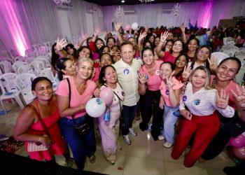 Adjuto Afonso reúne mais de 1.500 mulheres em Manaus