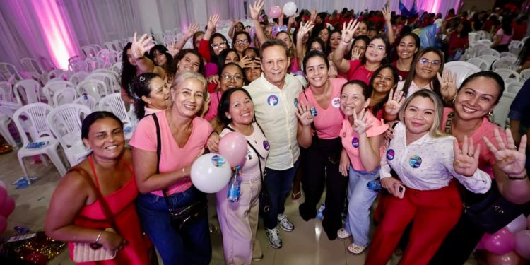 Adjuto Afonso reúne mais de 1.500 mulheres em Manaus