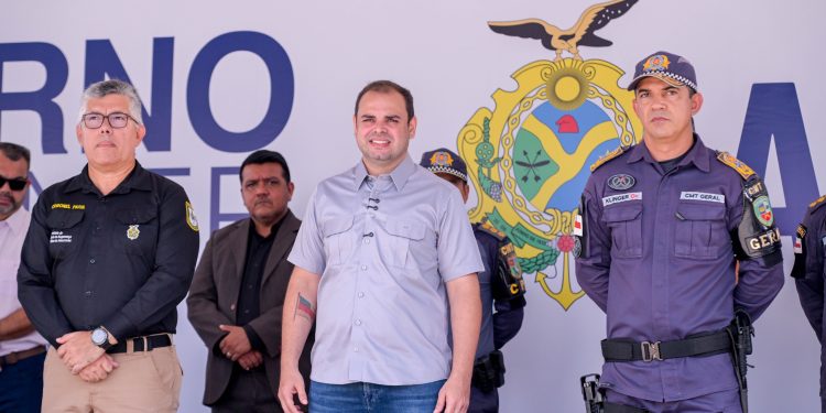 Governador Roberto Cidade acompanha incorporação de 502 novos soldados ao efetivo da Polícia Militar