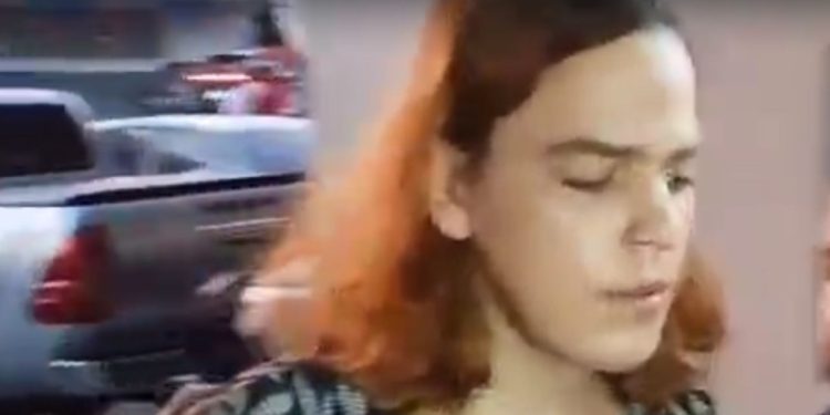 Idoso é gr4vemente f3rid0 após suposta vi0lênc1a s3xu4l e travesti é presa em Manaus