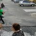 Vídeo: homem é flagrado apedrejand0 um cachorro em Manaus