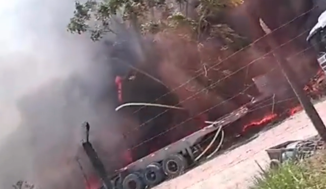 Vídeo: Novo incêndi0 volta a atingir vegetação perto da Musashi, no Distrito Industrial 2