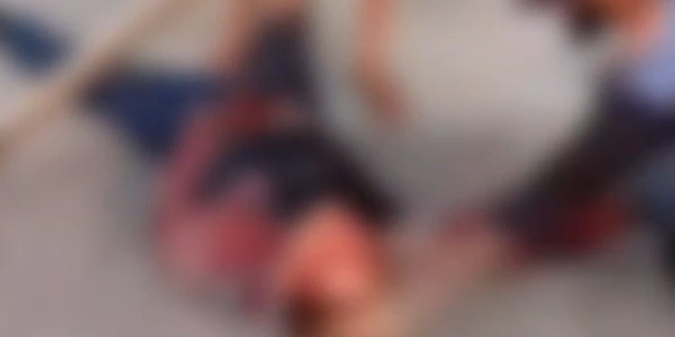 Vídeo: suspeit0 de assalt0 é rendido em Manaus e tem braço quebrad0 pelo povo