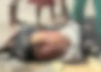 Imagem forte: moradores do Tarumã fotografam homem m0rto na rua Sabiá