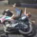 Vídeo: veja o exato momento em que motoqueiro derrapa no óleo e cai no chão em Manaus