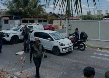 Aluno e responsável são atr0pelados em frente à escola municipal em Manaus