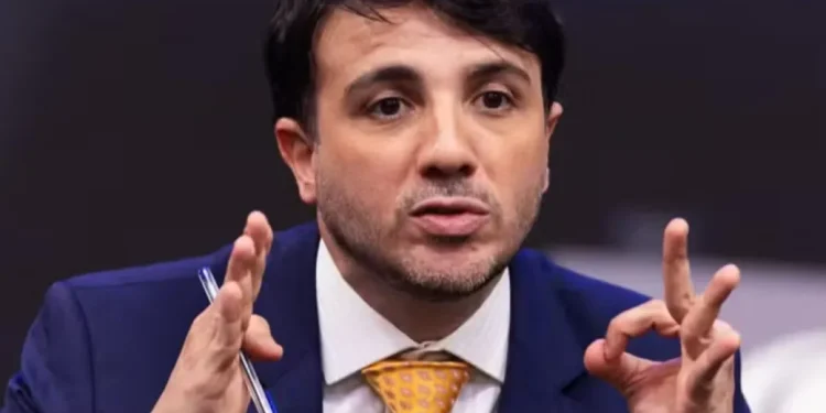 Renan Santos, candidato que det0na a Zona Franca de Manaus, terá ato de apoiadores na capital