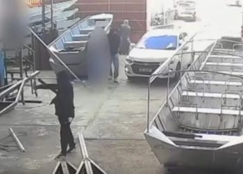 Vídeo: câmera grava assalt0 de quadrilha que está atacando em vários bairros de Manaus