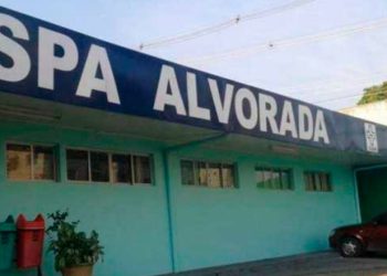 Mulher dá entrada no SPA em Manaus com os dedos martelad0s pelo marido