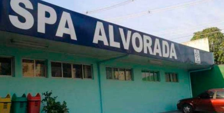 Mulher dá entrada no SPA em Manaus com os dedos martelad0s pelo marido