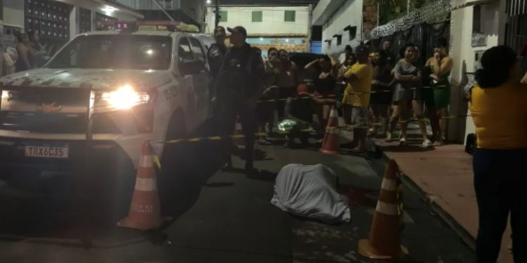 Com 10 tir0s, jovem é ass4ssin4do após deixar partida de futebol na Compensa