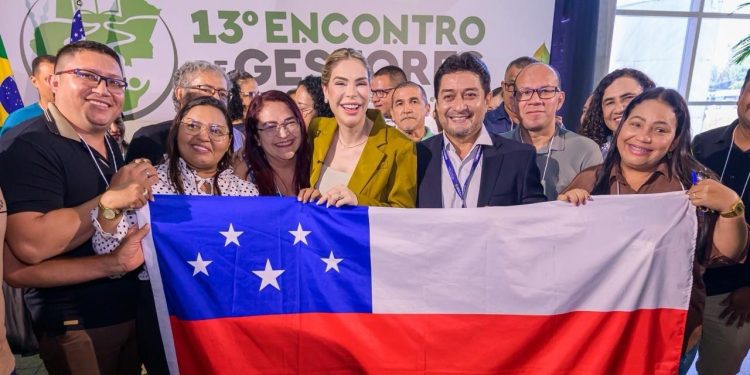 Thaisa Cidade acompanha abertura do 13º Encontro de Gestores do Amazonas