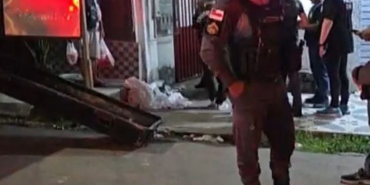 Sem identificação e sem marcas aparentes de vi0lênc1a, homem é encontrado m0rt0 em Manaus